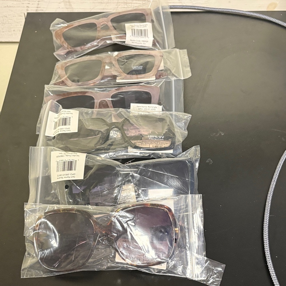 *6 pairs* of Stylish Assorted Sunglasses Set